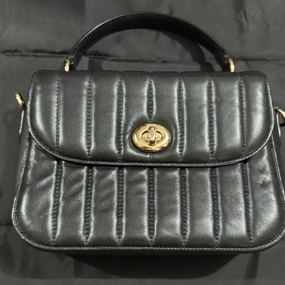 Elegant Black Quilted coach handbag - Picture 1 of 8